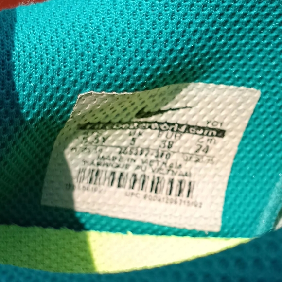 RARE Vintage Nike Kobe Mentality 2015 'Green Yellow' Wo.7 (5.5Y) - Picture 9 of 9